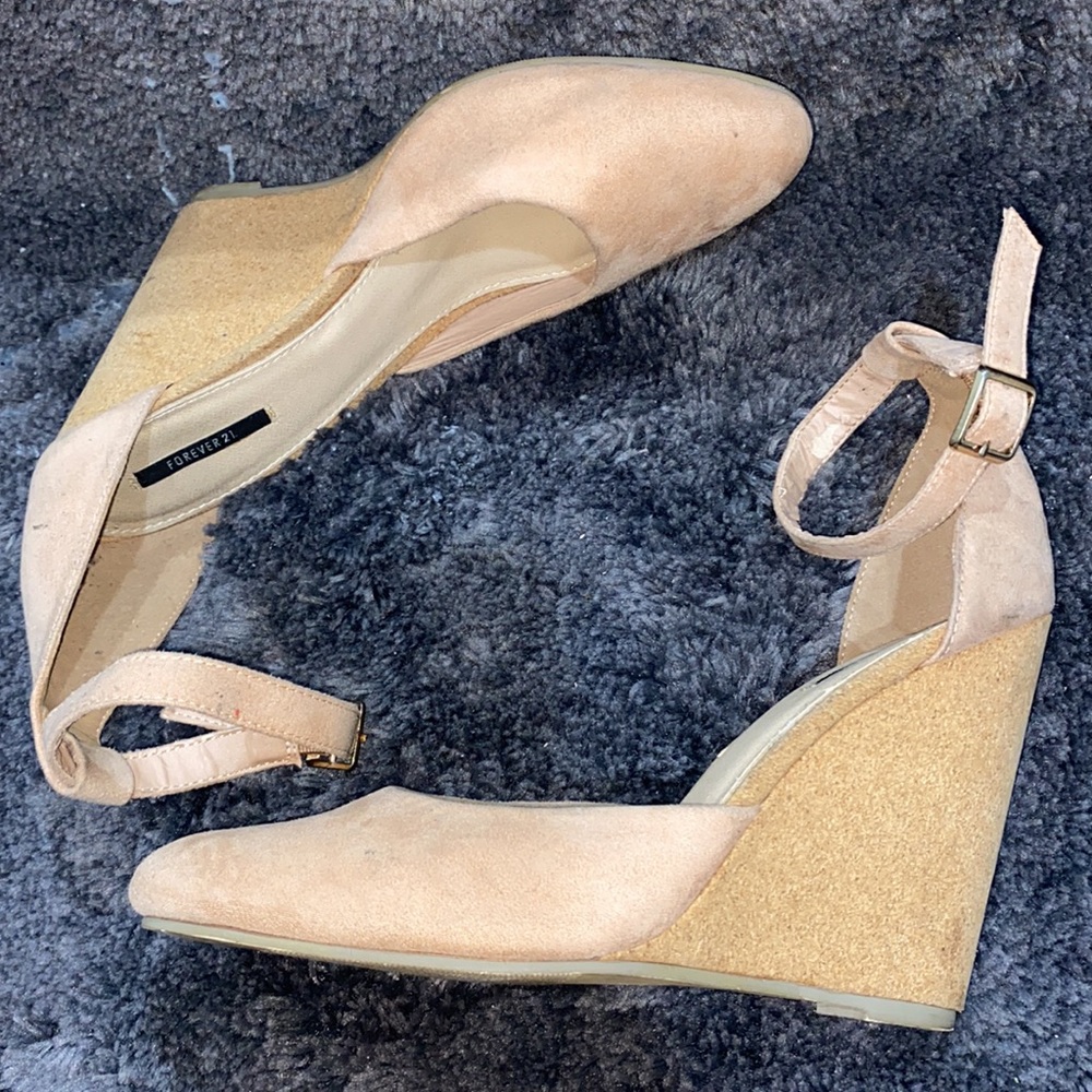 Pointed Toe Wedges - Picture 6 of 9